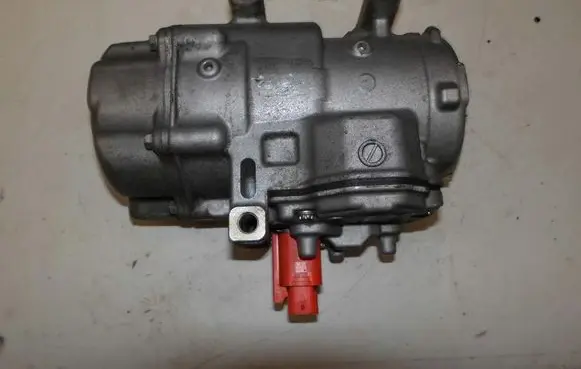 Toyota RAV 4 (XA50) Air conditioning (A/C) compressor (pump) 0422000533ES27C