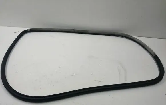 Volkswagen PASSAT B5 Front door rubber seal 3B0867365G