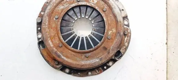 Volkswagen PASSAT B6 Pressure plate TYPM240E