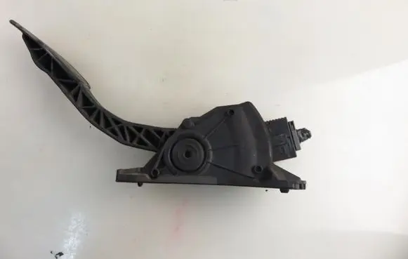Toyota Yaris Accelerator throttle pedal 780100D010 6PV00871600