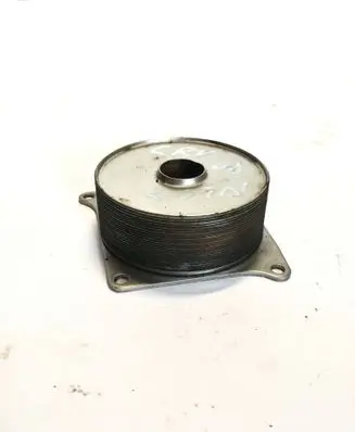 Honda CR-V Oil filter mounting bracket 