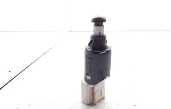 Renault Megane II Brake pedal sensor switch 8200168238B