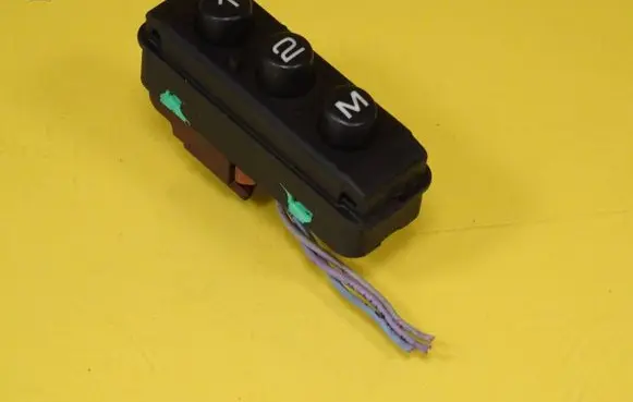 Peugeot 407 Seat memory switch 26381