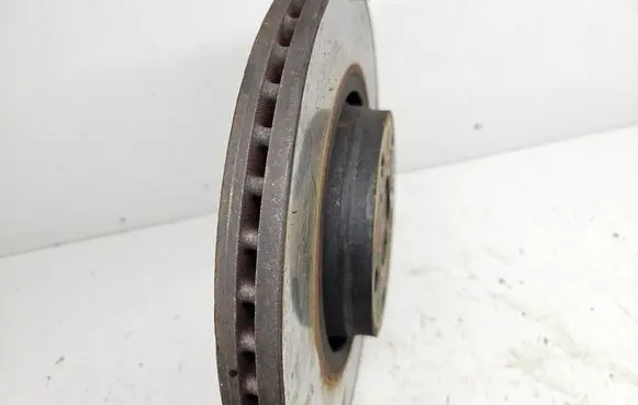 Toyota Avensis T270 Front brake disc