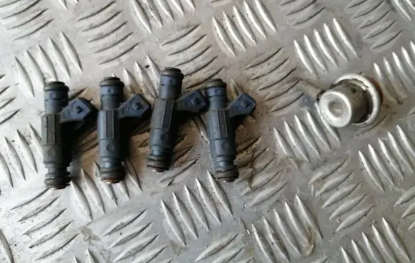 Audi A4 S4 B6 8E 8H Fuel injectors set 06B133551M 0280156065 0280160575