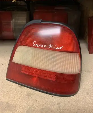 Nissan Sunny Rear/tail lights 7304