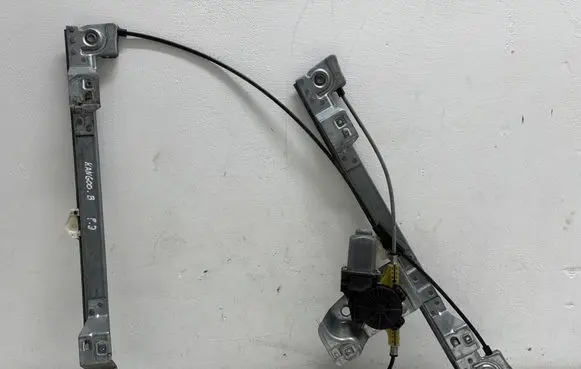 Renault Kangoo II Front door window regulator with motor 402086A