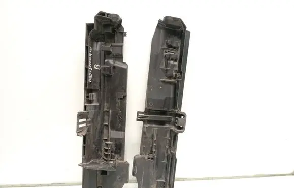 BMW 1 E81 E87 Radiator mount bracket 7524914 7524912 17107524914