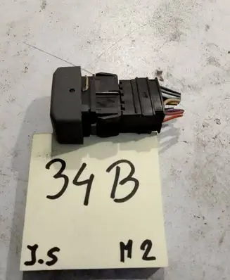 Renault Clio I Hazard light switch 7700810735