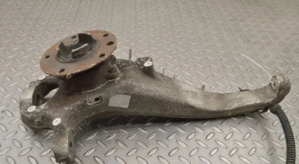 Volkswagen Touareg II Front wheel hub