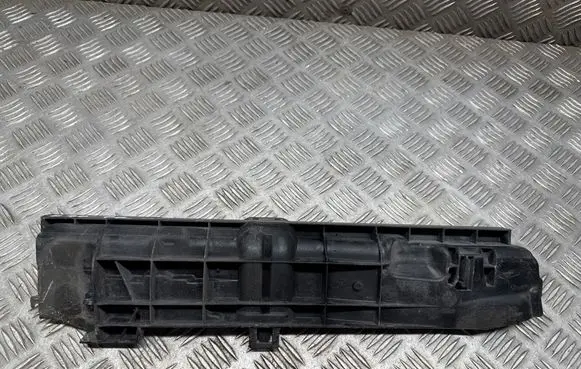 BMW 3 E90 E91 Radiator mount bracket 7524912