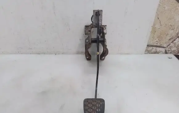 Mercedes-Benz Sprinter W906 Brake pedal
