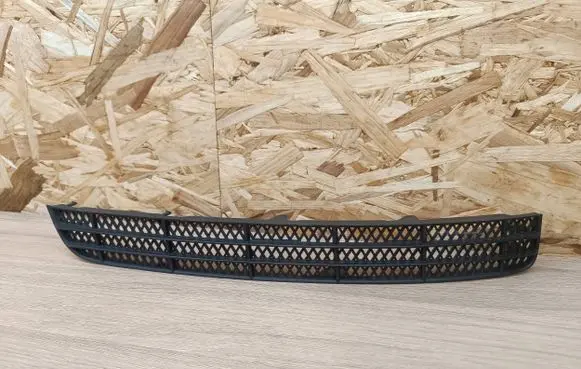Volvo XC90 Front bumper lower grill 08662997
