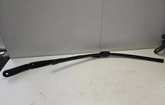 Volvo V60 Front wiper blade arm 30753504