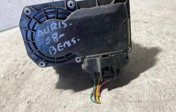 Toyota Auris 150 Throttle valve 2203037010 9H26H 6J25