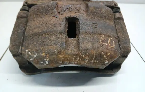Nissan X-Trail T31 Front brake caliper