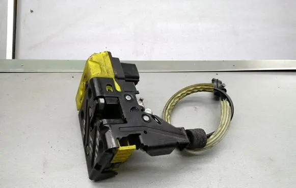 Volvo S80 Front door lock