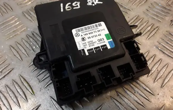 Mercedes-Benz A W169 Door control unit/module 1698207326 A1698207326