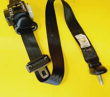 Chrysler Voyager Rear seatbelt 4680194