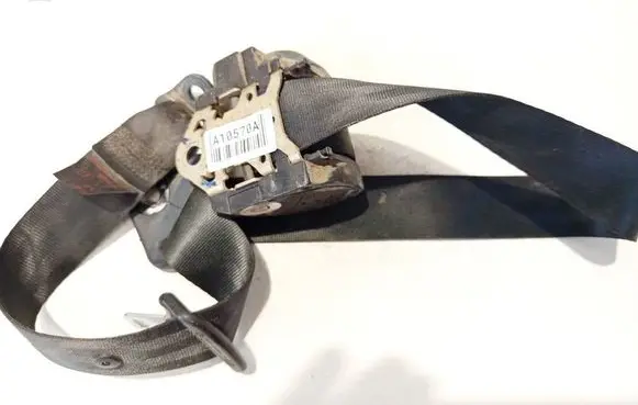 Rear seatbelt