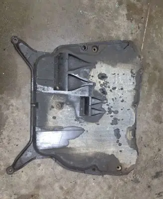 Volvo S80 Engine splash shield/under tray