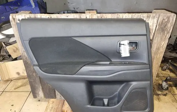 Mitsubishi Outlander Coupe rear side trim panel 