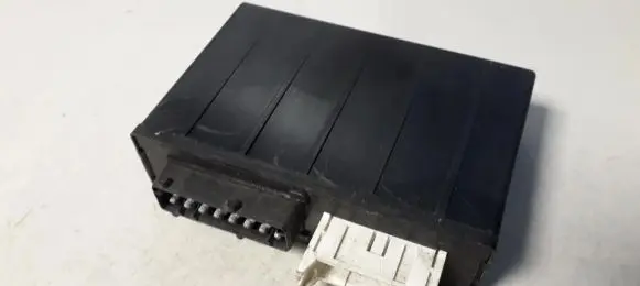 BMW 5 E34 Comfort/convenience module 613513824251 61.3513824251