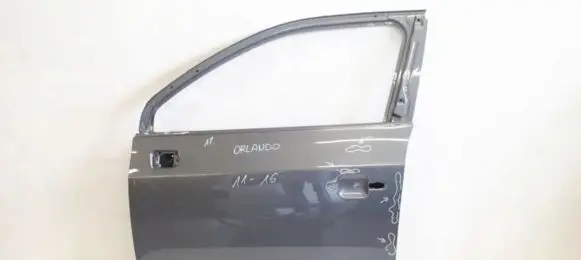 Chevrolet Orlando Front door
