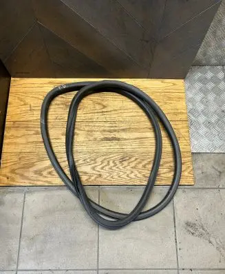Peugeot 2008 I Front door rubber seal