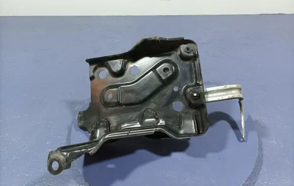 Toyota Urban Cruiser (XP110) Battery box tray 