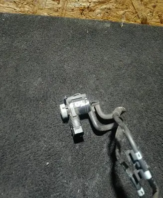 Volkswagen Eos Turbo solenoid valve 1K0906283A