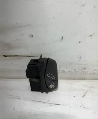 Volvo S70 V70 V70 XC Fuel tank opening switch 