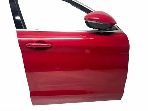 Alfa Romeo Stelvio Front door 