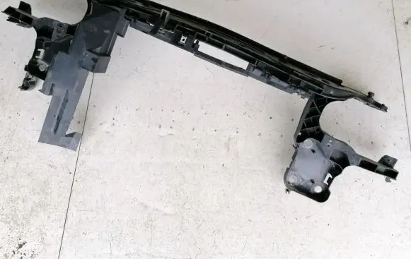 Renault Megane II Radiator support slam panel 8200137495 43359