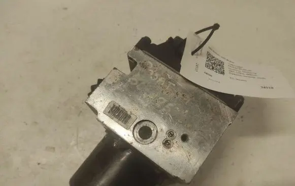 Volkswagen PASSAT B6 ABS Pump Y40946675 FQ70080935DEC 3C0614109