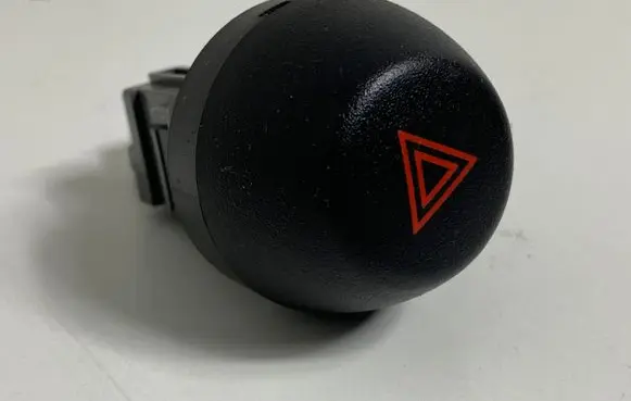 Toyota RAV 4 (XA30) Hazard light switch 15B060