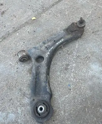 Volkswagen Jetta VI Front lower control arm/wishbone