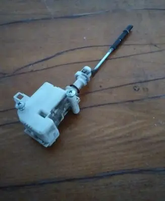 Volkswagen PASSAT B5.5 Central locking motor 380959782
