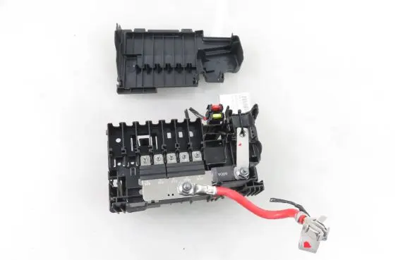 Opel Astra K Battery relay fuse 525230582 39023242