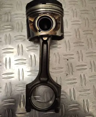 Volvo XC60 Piston with connecting rod 81l123