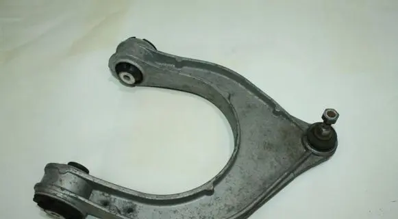 Mercedes-Benz E W211 Front lower control arm/wishbone A2113330101