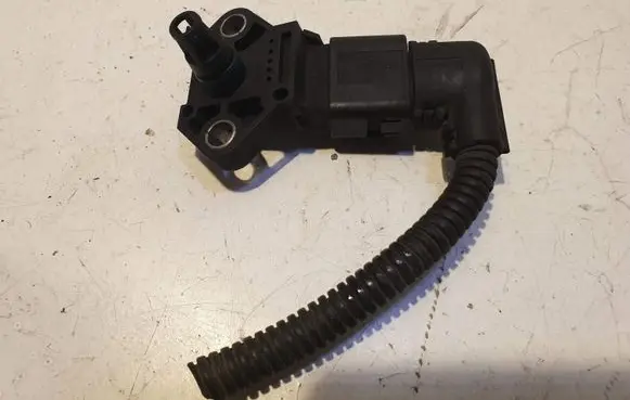 Volkswagen Touareg I Air pressure sensor 038906051C 0281002401