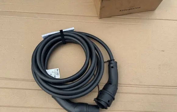 Audi Q4 e-tron Electric car charging cable 4N0971675G 089119441