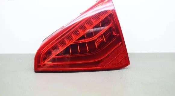 Tailgate rear/tail lights