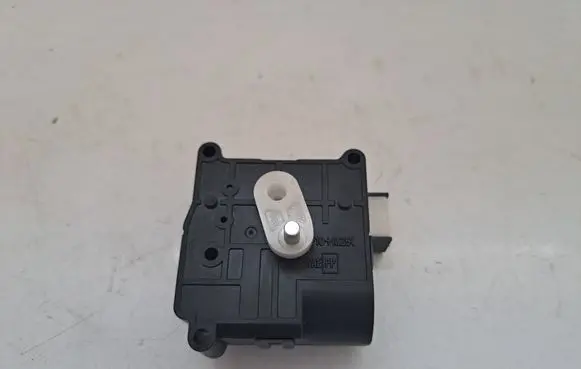 Toyota Corolla Verso AR10 Air flap motor/actuator 1138002051 8710602070