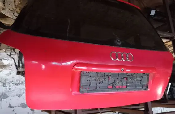 Audi A4 S4 B5 8D Tailgate/trunk/boot lid