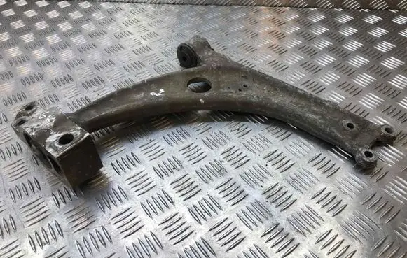 Volkswagen PASSAT B6 Front lower control arm/wishbone
