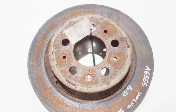 Volvo S60 Rear brake disc neventiliuojamas