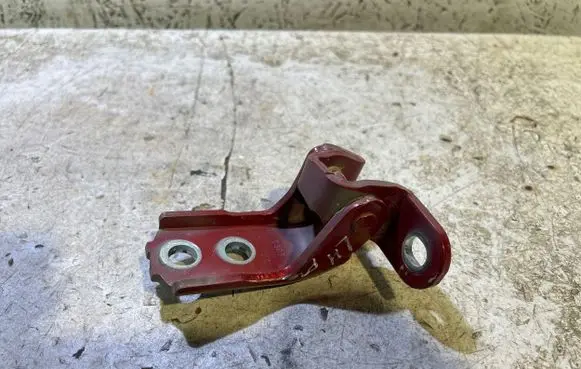 Toyota C-HR I Front door upper hinge 