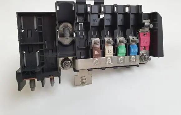 Mercedes-Benz B W246 W242 Fuse module A2465402150